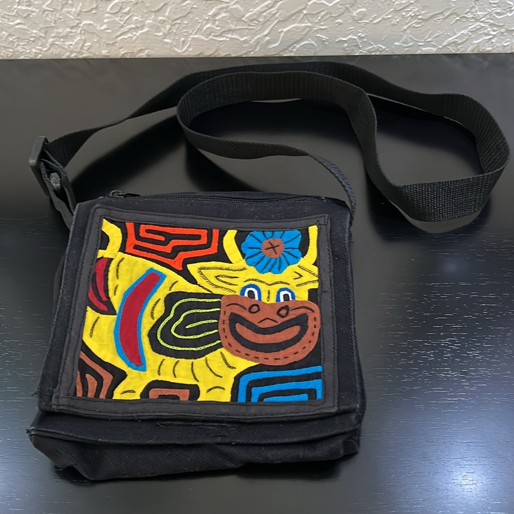 BLACK DECORATIVE CROSSBODY